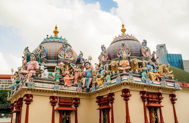 Uma bela vista do templo sri mariamman em cingapura