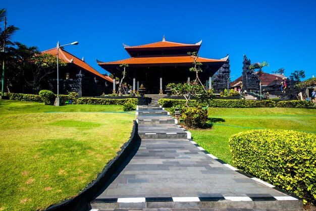 Uma bela vista do templo Tanah Lot localizado em Bali Indonésia