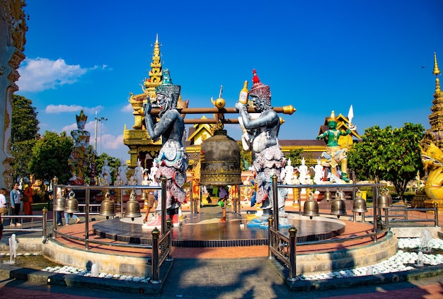 Uma bela vista do templo Wat Saeng Kaeo localizado em Chiang Rai Tailândia