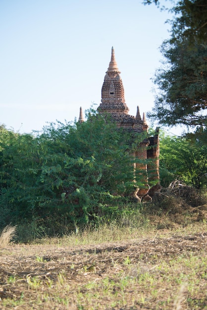 Uma bela vista panorâmica da cidade de Bagan em Mianmar