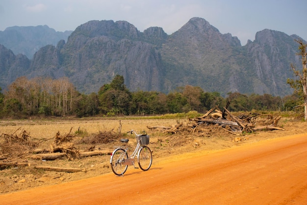 Uma bela vista panorâmica de Vang Vieng no Laos