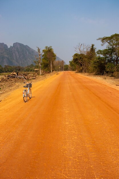 Uma bela vista panorâmica de Vang Vieng no Laos