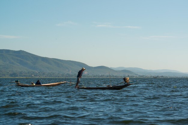 Uma bela vista panorâmica do Lago Inle em Mianmar