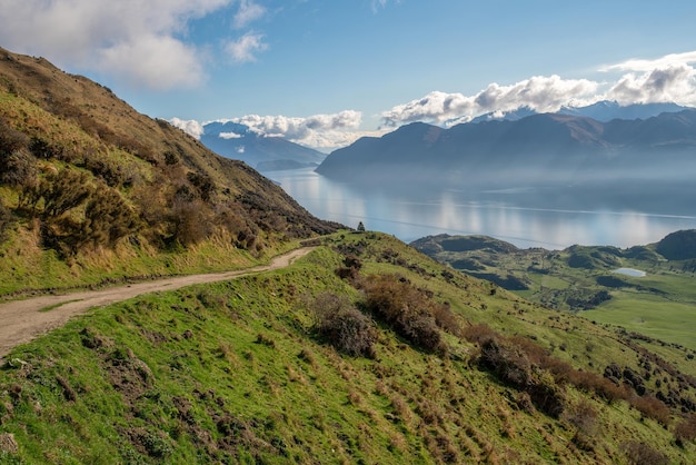 Uma das melhores caminhadas de um dia na Nova Zelândia caminhando pela trilha Roys Peak em Wanaka