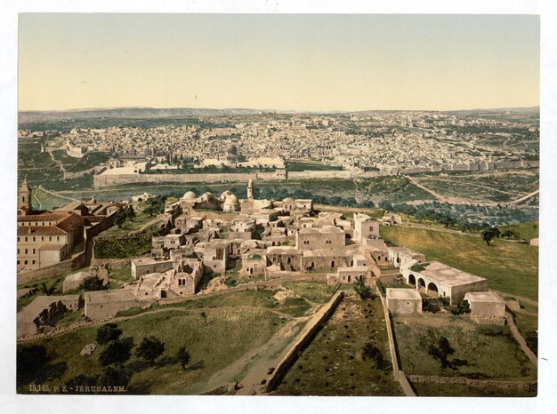 Foto uma imagem de uma cidade com uma cidade no fundo