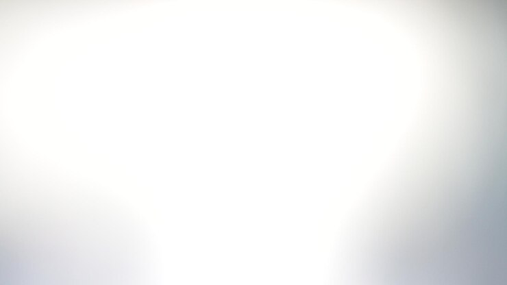Foto uma imagem desfocada de um copo branco com a palavra citação nele