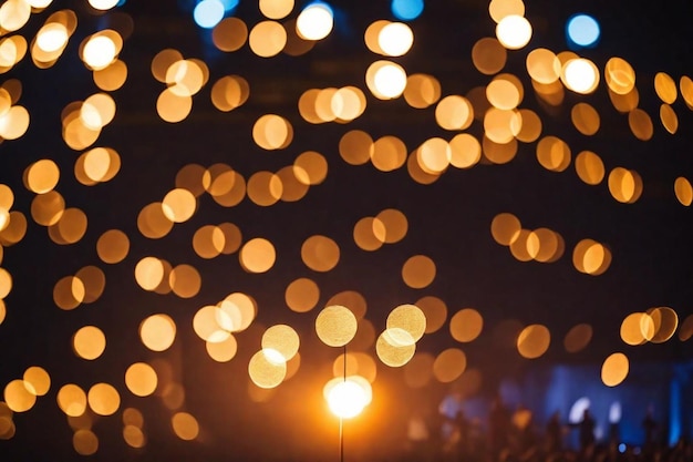 Foto uma imagem desfocada de uma cena noturna com uma luz no meio