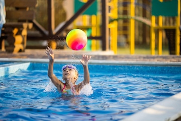 Esta piscina não tem água, tem 360 mil bolas!