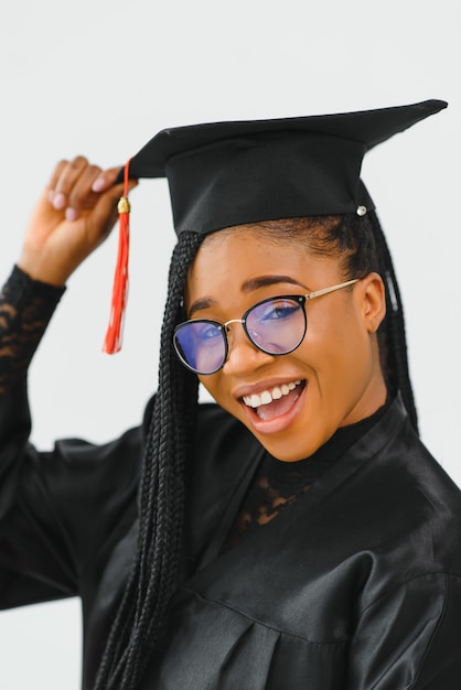 Uma linda mulher afro-americana graduada