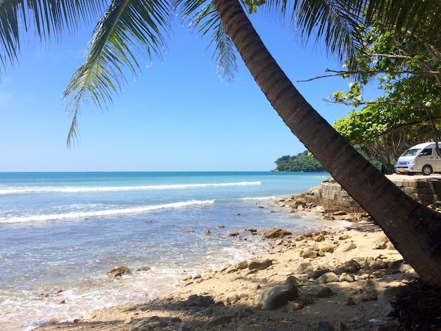 Uma magnífica praia paradisíaca na Tailândia, na ilha de Phuket