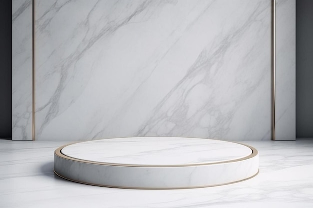 uma mesa de mármore branco com detalhes dourados está sobre uma bancada de mármore.