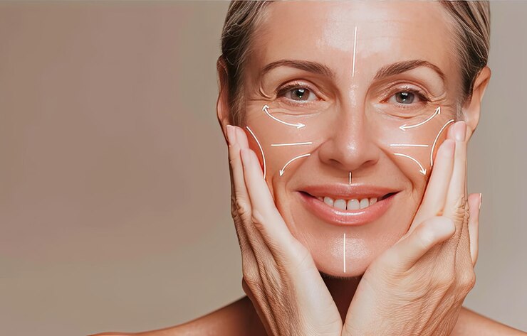 Foto uma mulher está sorrindo e tocando suavemente suas características faciais com as mãos