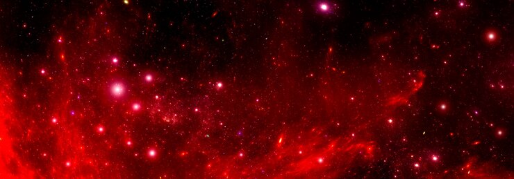 Foto uma nebulosa vermelha gasosa do espaço profundo com o brilho de estrelas brilhantes