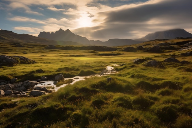 Uma paisagem com montanhas ao fundo e um rio em primeiro plano.