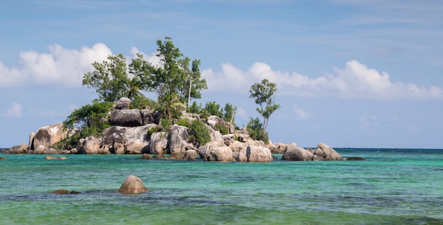 Uma pequena ilha no oceano, seychelles