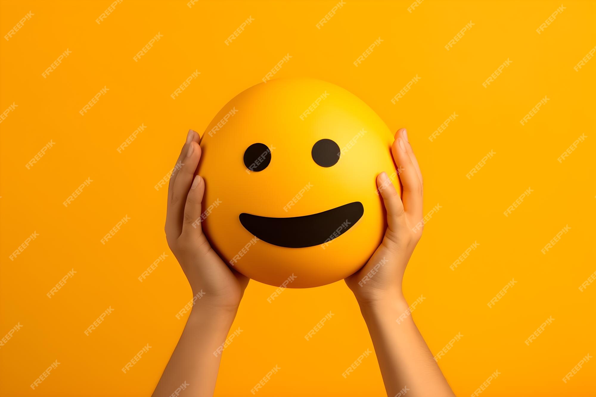 Bola Amarela Com Face Sorridente. Imagem de Stock - Imagem de