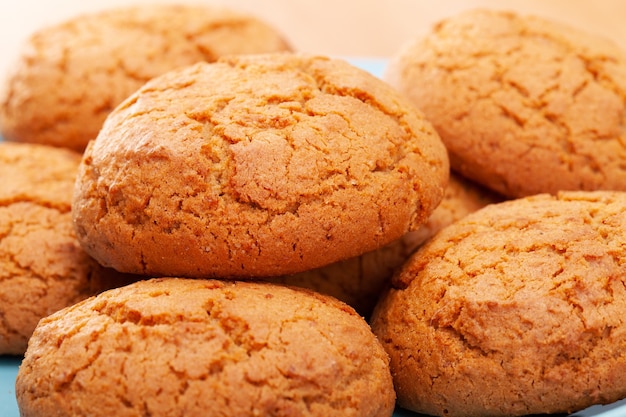 Foto uma pilha de close-up de biscoitos de aveia. sobremesa doce