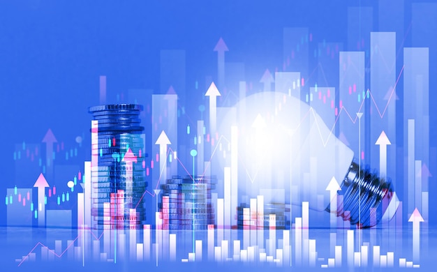 Uma pilha de moedas e uma lâmpada em um fundo azul um gráfico do crescimento dos preços da energia a introdução de inovação empresarial e alta renda