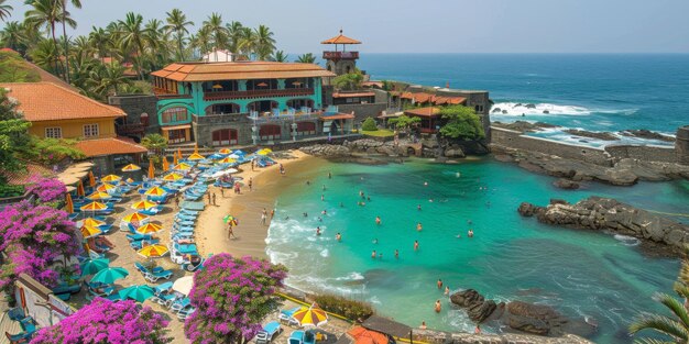 Uma praia com um grande corpo de água e um hotel ao fundo