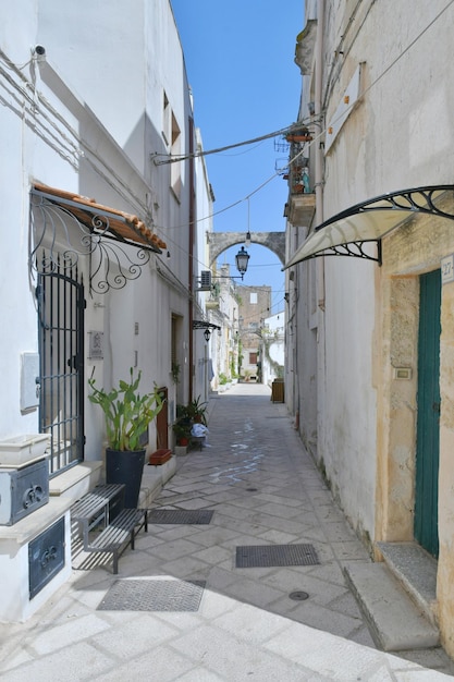 Uma rua característica de Ruffano, uma antiga vila na província de Lecce Itália