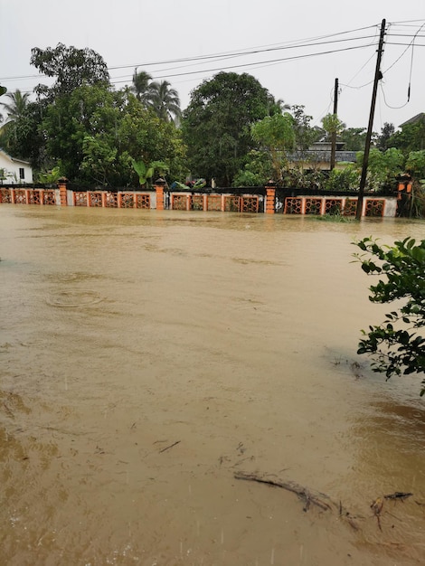 Uma rua inundada na cidade de aguas