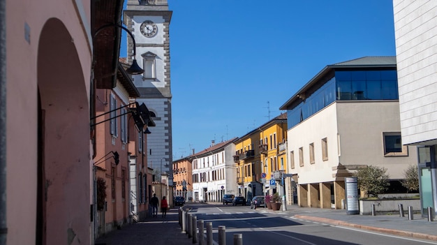 Foto uma rua na cidade de san gimignano