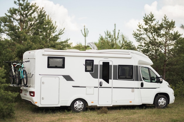 Uma viagem de férias em um motorhome um descanso em uma van