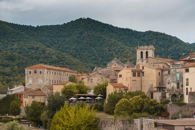 Uma vista da arquitetura da cidade espanhola de Besalu