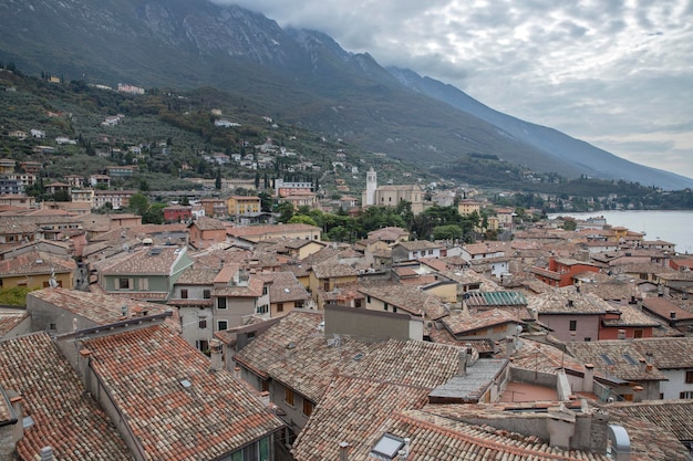 Uma vista da cidade de san giusto