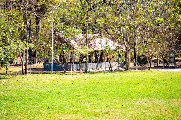 Foto uma vista do museu do genocídio tuol sleng localizado em phnom penh camboja