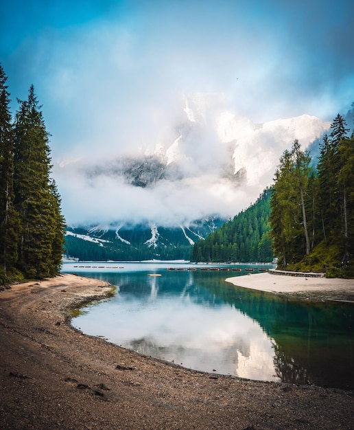 Uma vista fantástica sobre o lago braies