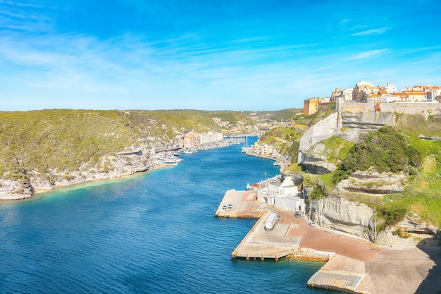 Foto uma vista incrível da cidade velha de bonifacio