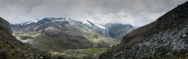 Uma vista perto da lagoa 69 huaraz