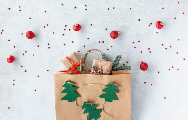 Umweltfreundliche Weihnachtskomposition