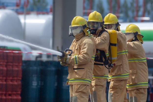 Unfalltrainingsübung, die Tankstelle in Lampang, Thailand darstellt