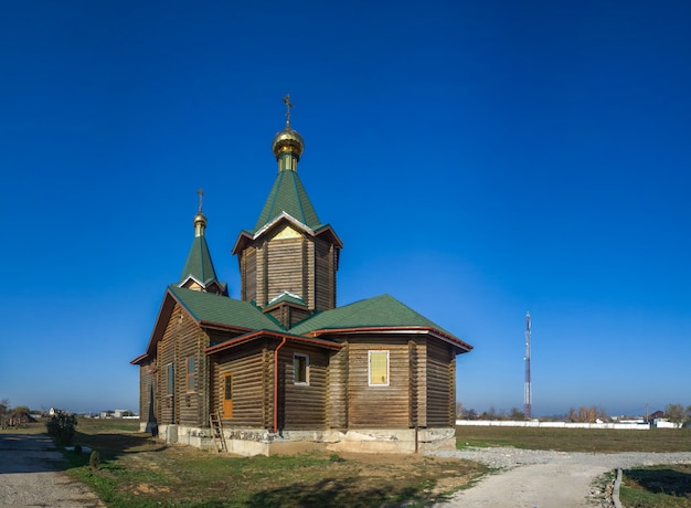 Unfertige Holzkirche in Ukraine