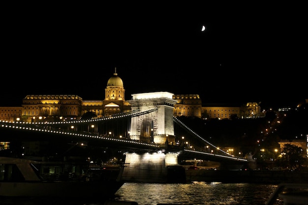 Ungarisches Parlamentsgebäude bei Nacht, Budapest, Ungarn