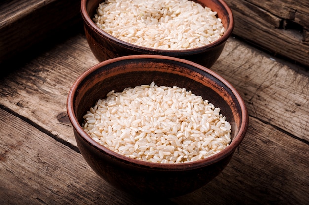 Ungekochter trockener Reis