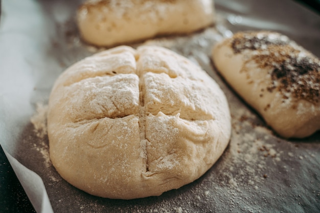 Ungekochtes Brot vor dem Backen