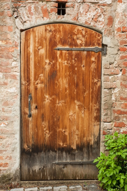 Foto Única porta velha, entrada