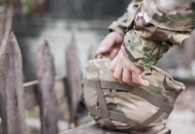 Foto uniforme de soldado ucraniano