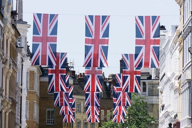 Union Jack-Flaggen hängen im Zentrum von London in Vorbereitung auf die königliche Hochzeit