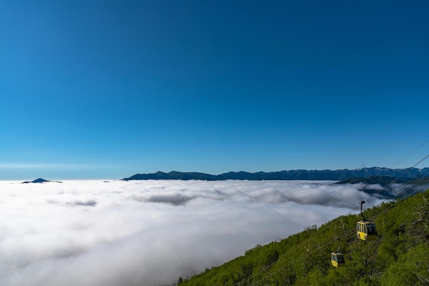 Unkai Terrace no Tomamu Hoshino Resorts subindo para ver o mar de nuvens Hokkaido Japão