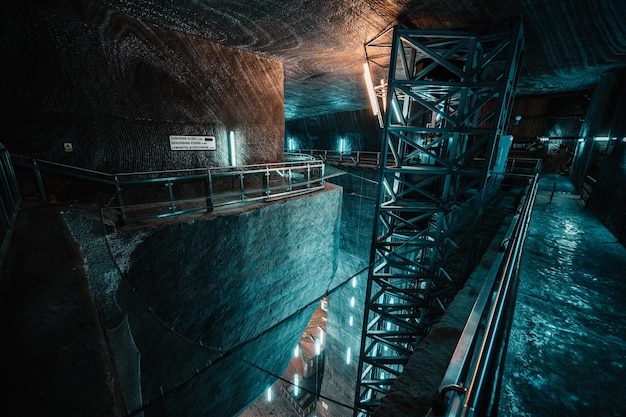 Unterirdischer Freizeitpark im großen Salzbergwerk Salina Turda Turda in Rumänien Siebenbürgen Beliebtes Touristenziel