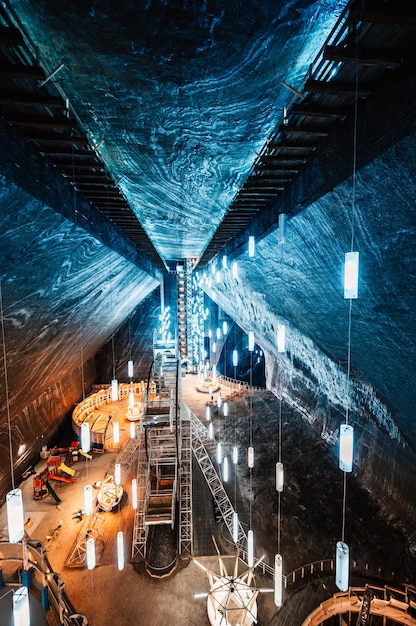 Unterirdischer Freizeitpark im großen Salzbergwerk Salina Turda Turda in Rumänien Siebenbürgen Beliebtes Touristenziel