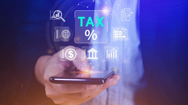 Unternehmen, die Smartphones verwenden, um das Formular für die individuelle Einkommensteuererklärung online für die Steuerzahlung auszufüllen Staatliche Steuern Datenanalyse Papierkram Finanzforschung Berechnung der Steuererklärung