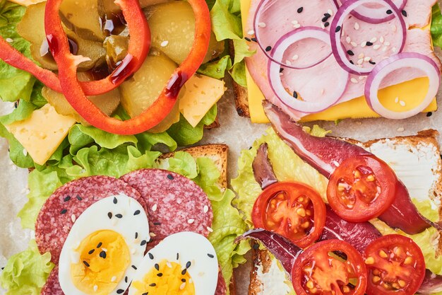 Unterschiedliche Art des Sandwiches auf einem weißen Hintergrund, Draufsicht