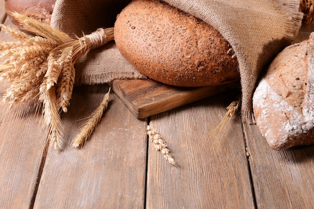 Unterschiedliches Brot auf Tischnahaufnahme