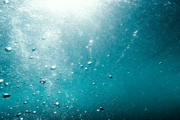 Unterwasser-Ansicht von Blasen in einem blauen Hintergrund Close Up Water Background