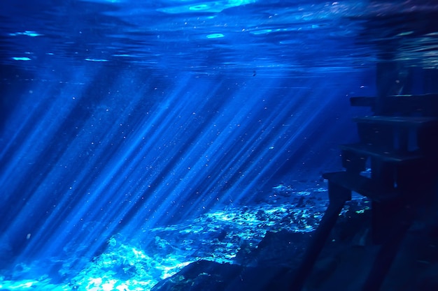 Unterwasserhöhlenstalaktitenlandschaft, Höhlentauchen, Yucatan Mexiko, Blick in Cenote unter Wasser